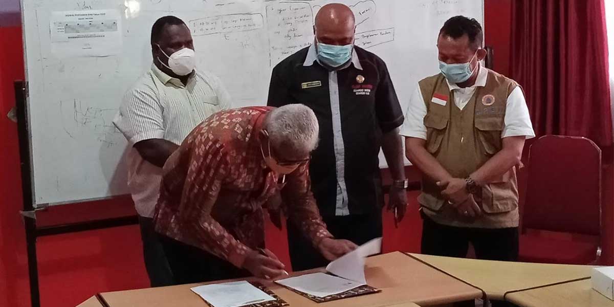 ypmak-bantu-bahan-makanan-warga-perkampungan-tembagapura